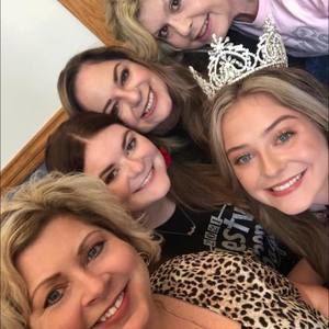 Meet your Posher, Kelli